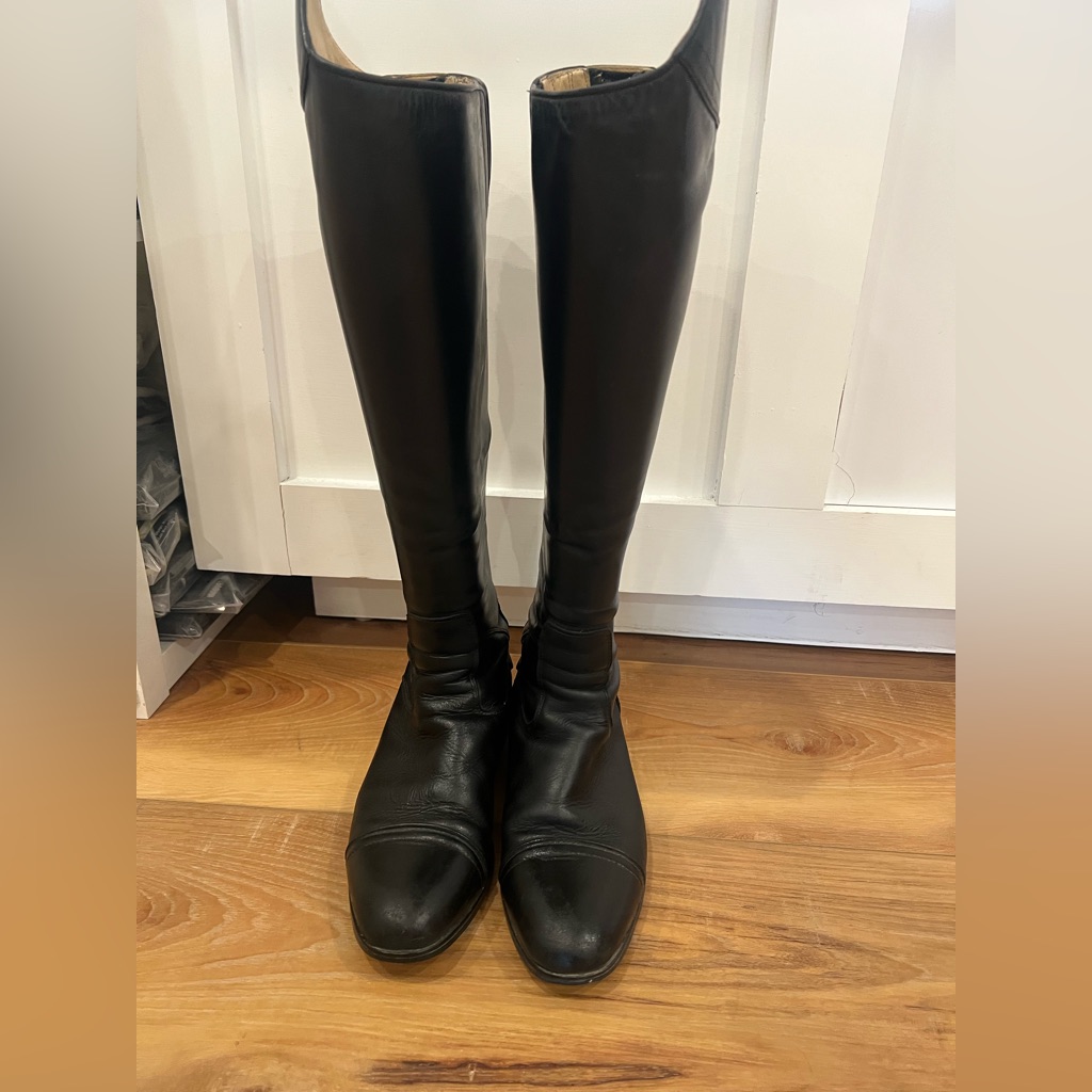 Ariat Kinsley Dress Boots Size 9.5, Med Height, Extra Wide Calf